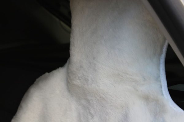 Накидка из овчины мутон белая на переднее сиденье