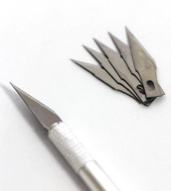 Нож макетный для особо точных работ + 5 сменных лезвий